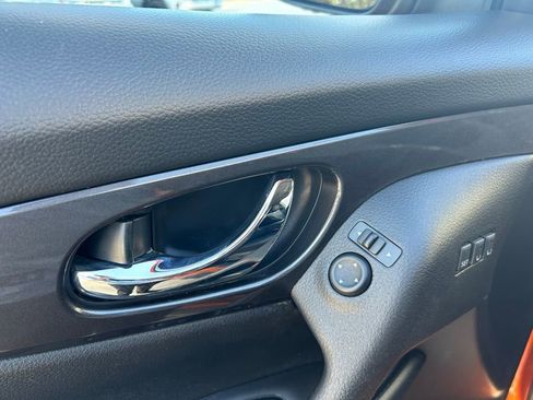 Used 2020 Nissan Rogue SV w/ Sun & Sound Touring Package image 46