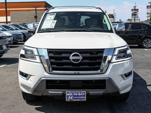 Used 2022 Nissan Armada Platinum w/ Captain's Chairs Package AWD/4WD image 2
