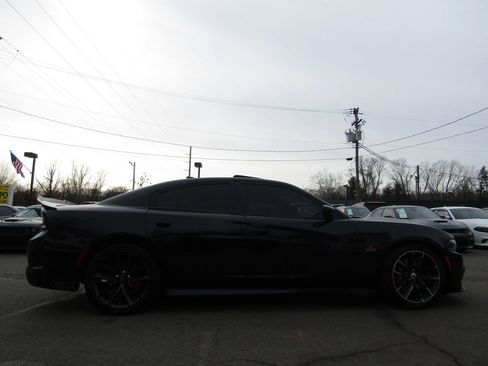 Used 2019 Dodge Charger Scat Pack image 2