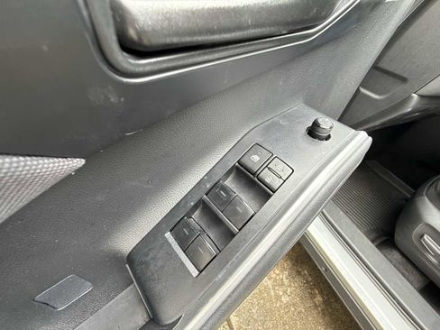 Used 2023 Toyota Highlander L FWD image 14