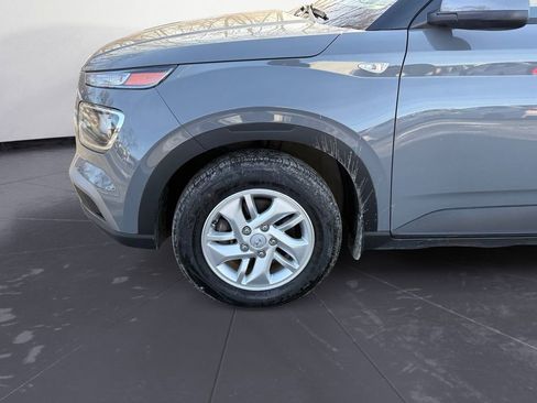 Used 2022 Hyundai Venue SE image 14