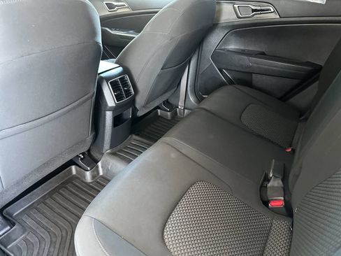 Used 2023 Kia Sportage LX AWD/4WD image 11