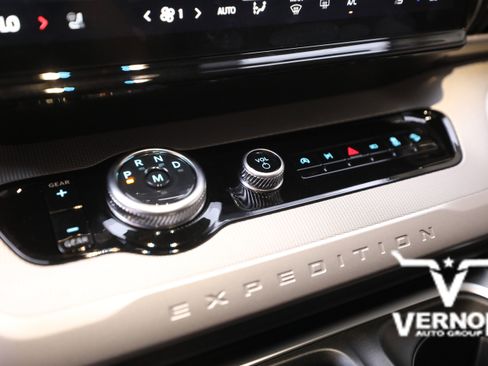 New 2025 Ford Expedition Max Active image 23