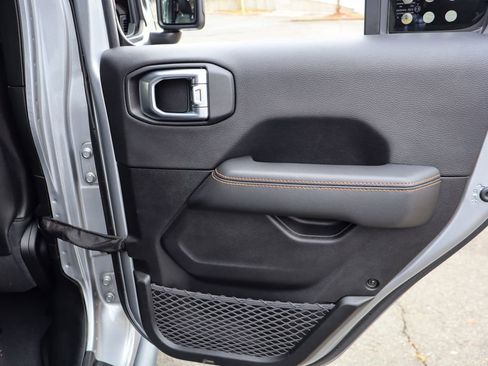 Used 2021 Jeep Gladiator Mojave image 37