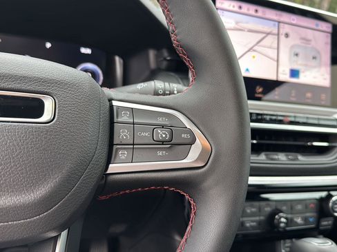 Used 2024 Jeep Compass Trailhawk w/ Trailhawk Elite Group image 19