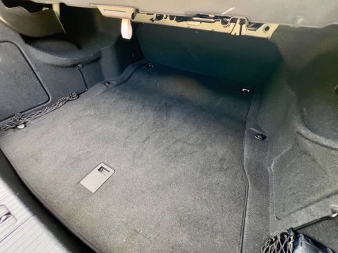 Used 2010 Mercedes-Benz E 350 Sedan image 27