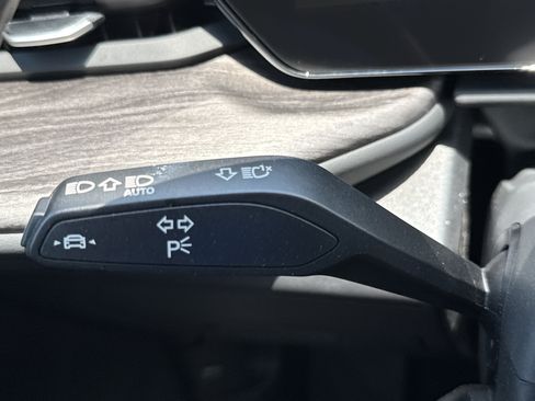 Used 2025 Audi Q5 Premium AWD/4WD image 12