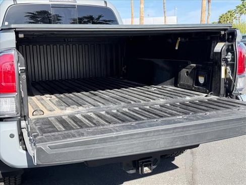 Used 2021 Toyota Tacoma TRD Sport w/ Technology Package AWD/4WD image 12
