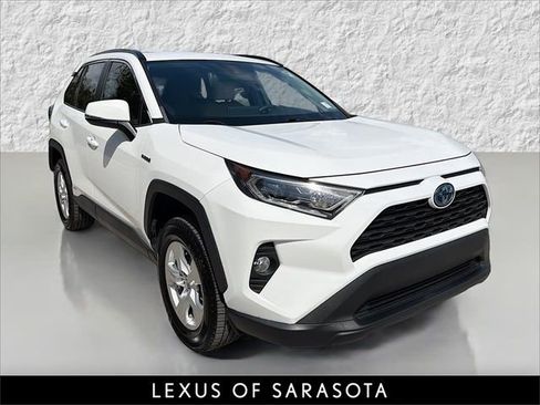 Used 2021 Toyota RAV4 XLE image 1