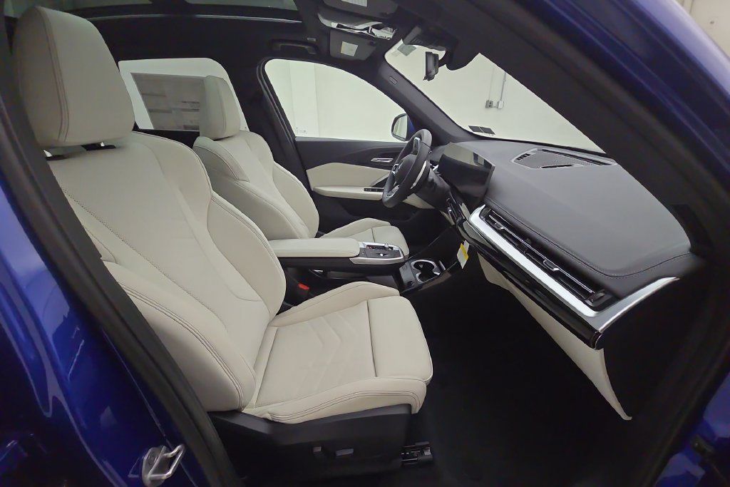 Used 2026 BMW X1 xDrive28i w/ M Sport Package AWD/4WD image 29