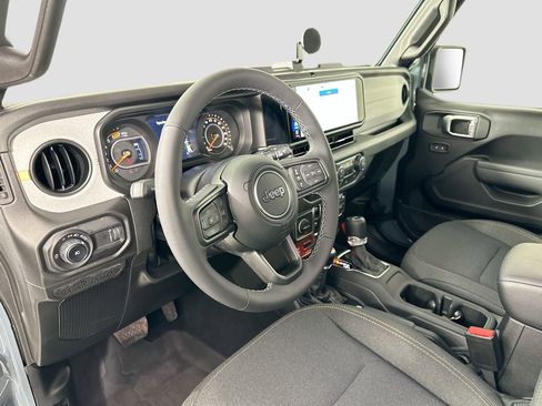 Used 2026 Jeep Wrangler Willys image 11