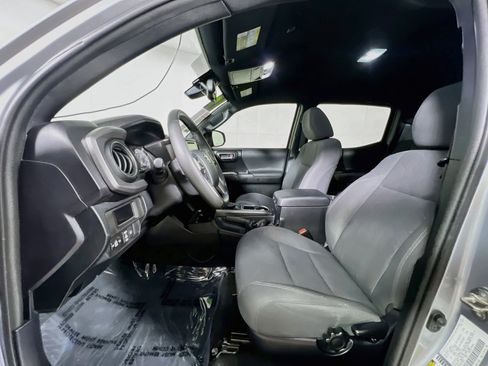 Used 2019 Toyota Tacoma TRD Sport RWD image 15