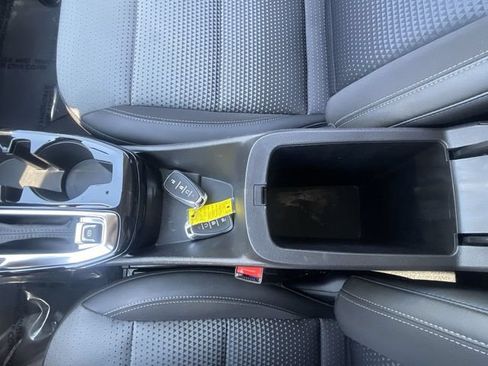 Used 2024 Chevrolet Trax LT w/ Driver Confidence Package FWD image 21
