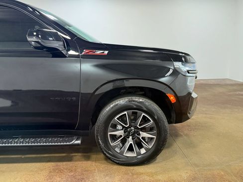 Used 2024 Chevrolet Tahoe Z71 w/ Luxury Package AWD/4WD image 31