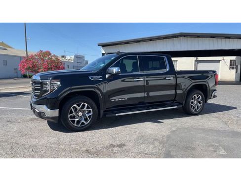 Used 2023 GMC Sierra 1500 SLT w/ SLT Premium Plus Package image 7