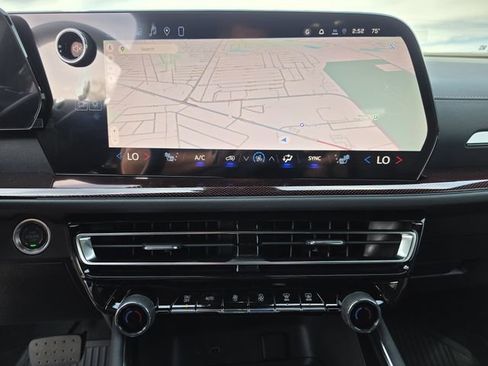 New 2026 Chevrolet Traverse Z71 w/ Enhanced Driving Package image 25