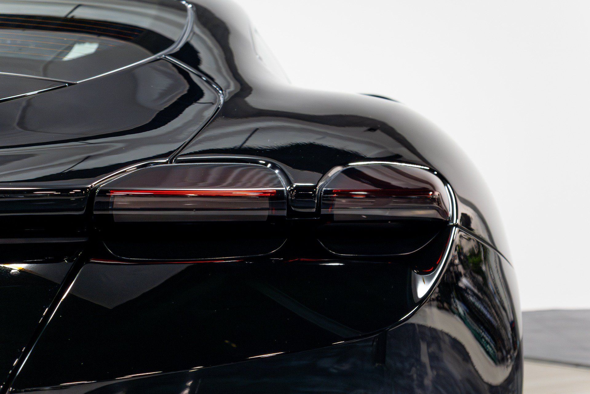 Used 2022 Ferrari Roma RWD image 62