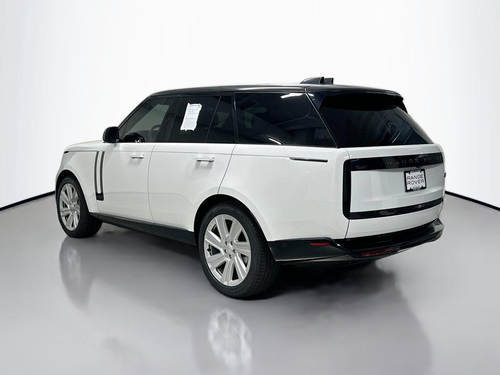 Used 2023 Land Rover Range Rover SE AWD/4WD image 3