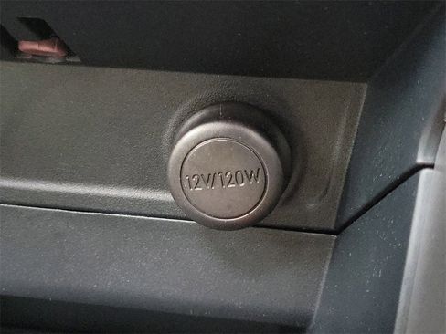 Used 2018 Subaru Forester 2.5i Premium w/ All-Weather Package image 29