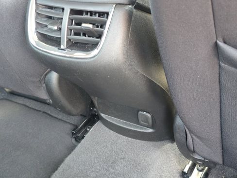 Used 2023 Chevrolet Malibu LT image 24