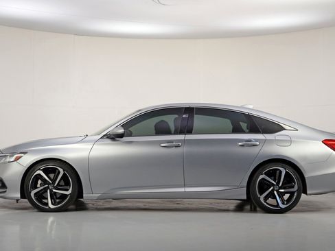 Used 2018 Honda Accord Sport image 8