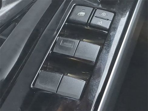 Used 2025 Toyota bZ4X AWD image 23