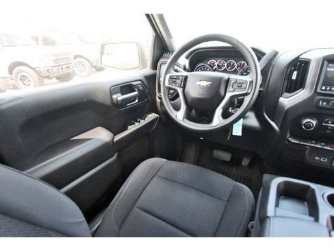 Used 2022 Chevrolet Silverado 1500 Custom w/ Safety Confidence Package RWD image 7