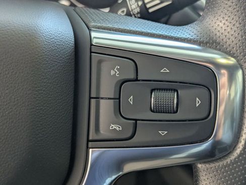 Used 2025 Chevrolet Blazer LT FWD image 18