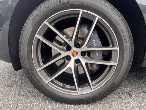 Certified 2026 Porsche Macan AWD/4WD image 27