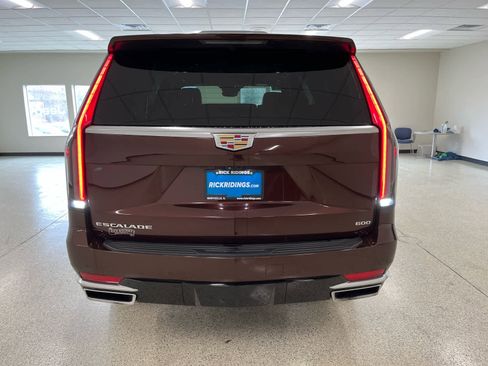 Used 2023 Cadillac Escalade Premium Luxury image 8