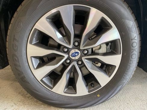 Used 2025 Subaru Outback Touring XT image 5