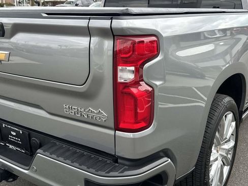 Used 2025 Chevrolet Silverado 1500 High Country w/ High Country Premium Package AWD/4WD image 6