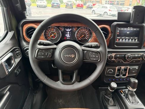 Used 2023 Jeep Gladiator Sport AWD/4WD image 43