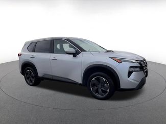 Used 2025 Nissan Rogue SV FWD video 2