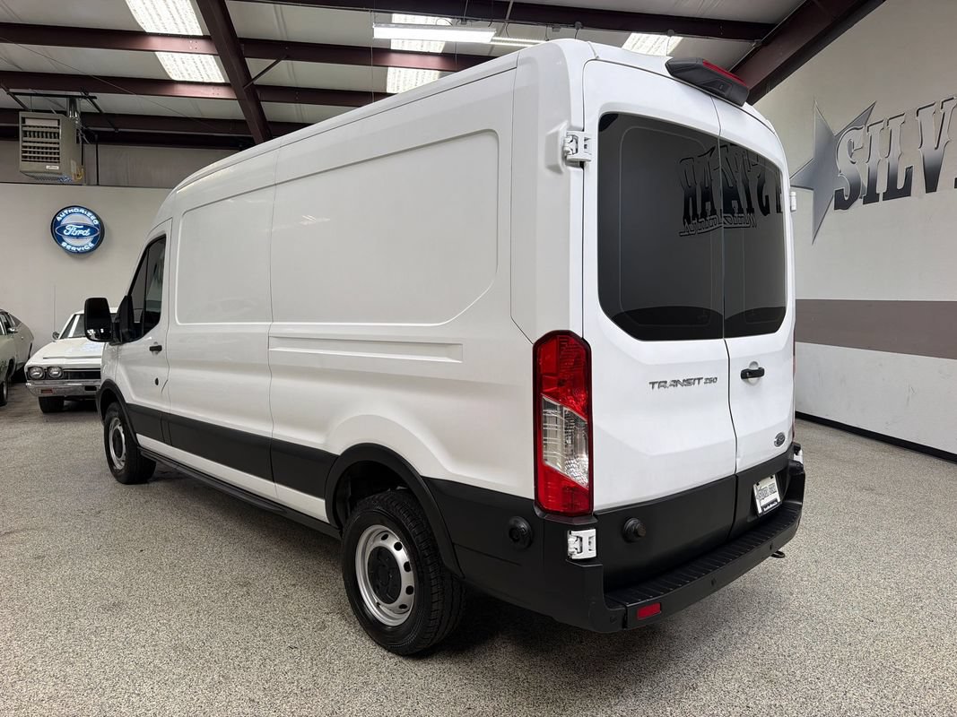 Used 2019 Ford Transit 250 148 Medium Roof RWD image 5