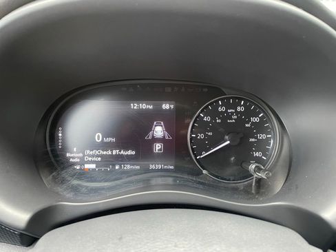 Certified 2024 Nissan Kicks SV FWD image 7