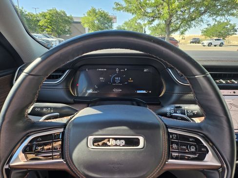 Used 2023 Jeep Grand Cherokee L Summit w/ Advanced Protech Group IV AWD/4WD image 11