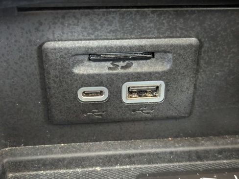 Used 2023 Buick Envision Avenir image 27