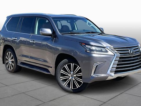 Used 2019 Lexus LX 570 4WD w/ Luxury Package image 2