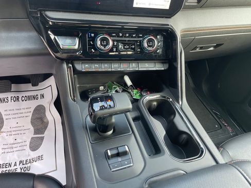 Used 2025 GMC Sierra 1500 AT4 w/ Technology Package AWD/4WD image 45