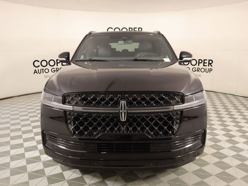 New 2026 Lincoln Navigator Reserve image 9