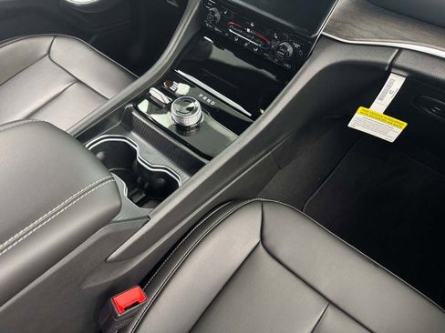 New 2025 Jeep Grand Cherokee Limited image 22