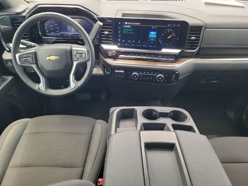 Used 2025 Chevrolet Silverado 1500 LT AWD/4WD image 12