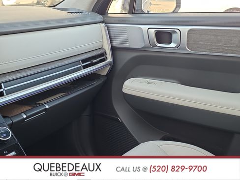 Used 2025 Hyundai Santa Fe Limited FWD image 19