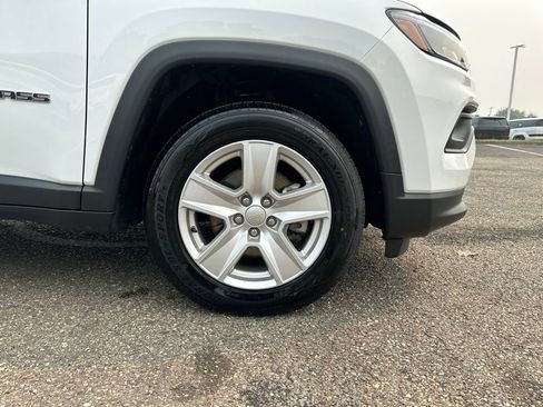 Used 2022 Jeep Compass Latitude w/ Convenience Group AWD/4WD image 18