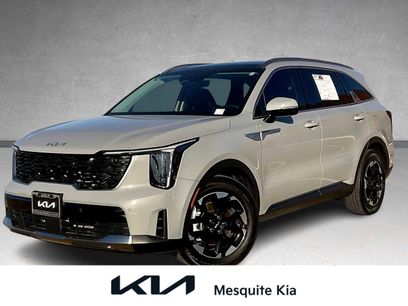 Certified 2025 Kia Sorento S w/ Panoramic Sunroof Package