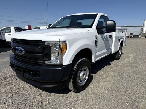 Used 2017 Ford F250 XL AWD/4WD image 2