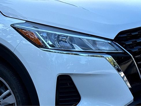 New 2025 Nissan Kicks Play S FWD image 21