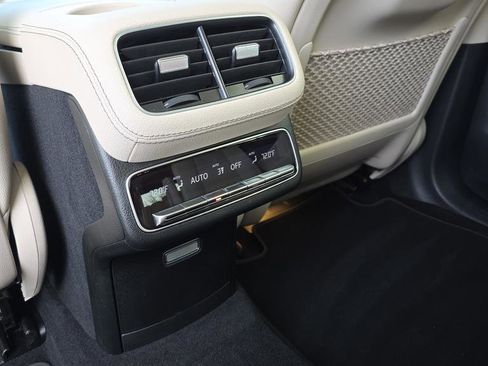 Used 2024 Mercedes-Benz GLS 450 4MATIC image 16