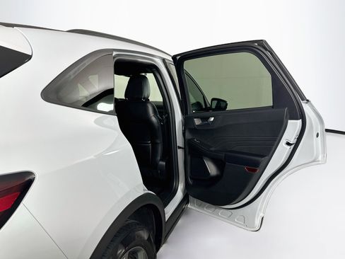 Used 2025 Ford Escape ST-Line Select AWD/4WD image 29